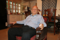 السيد غازي الدجاني يزور مسقط رأسه "يافا" لأول مرة بعد 68 عاماً 